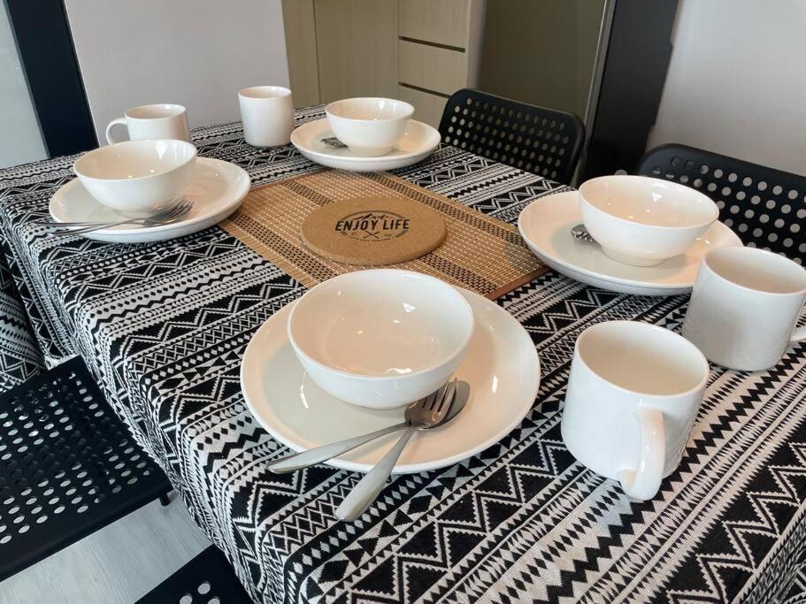 Апартаменты Jesselton Quay,2Br,4-5Pax,Mountain View Кота-Кинабалу Экстерьер фото